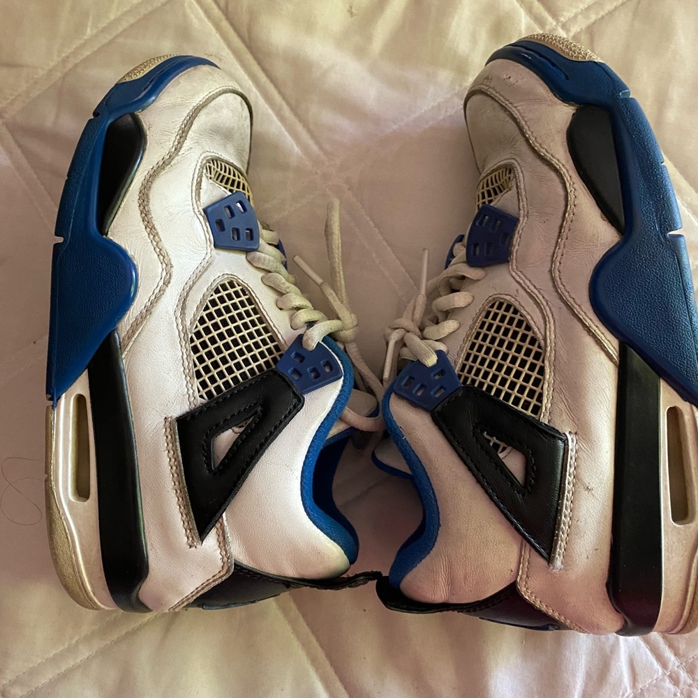 Jordan Blue and White Sneakers Classic Design